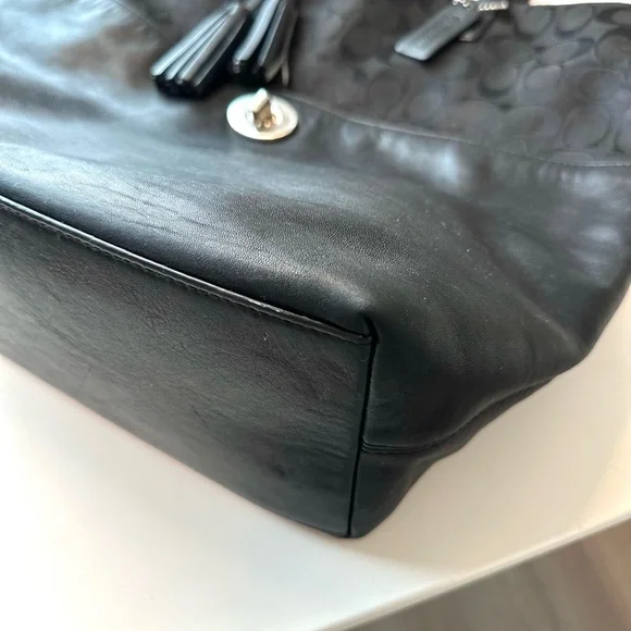 Coach Tote Signature Turn Lock Black Scarlet - Picture 5 of 14